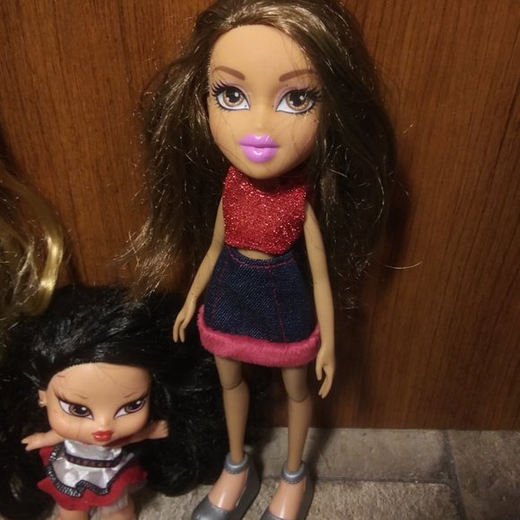 Set of Bratz dolls with Bratz little sister - Picture 2 of 3